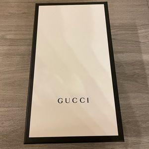 Gucci sneaker box